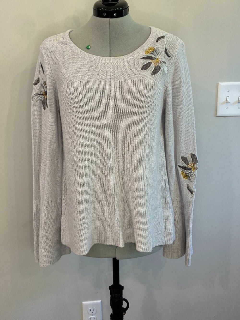 St. John's Bay Light Grey Embroidered Floral Bell Sleeve Knit Sweater | Size Med